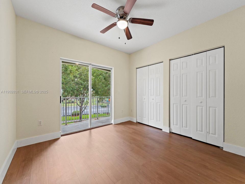 На продажу: $299,500 (2 спален, 2 ванн, 1431 Квадратных фут)