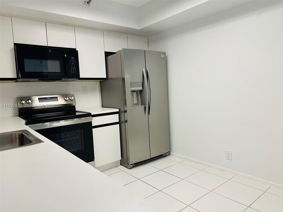 В аренду: $3,400 (2 спален, 2 ванн, 1181 Квадратных фут)