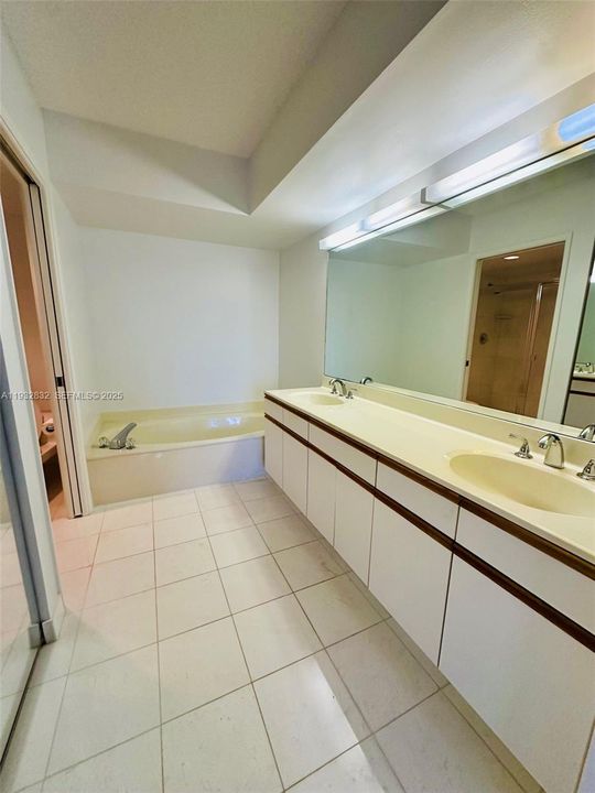 В аренду: $3,400 (2 спален, 2 ванн, 1181 Квадратных фут)