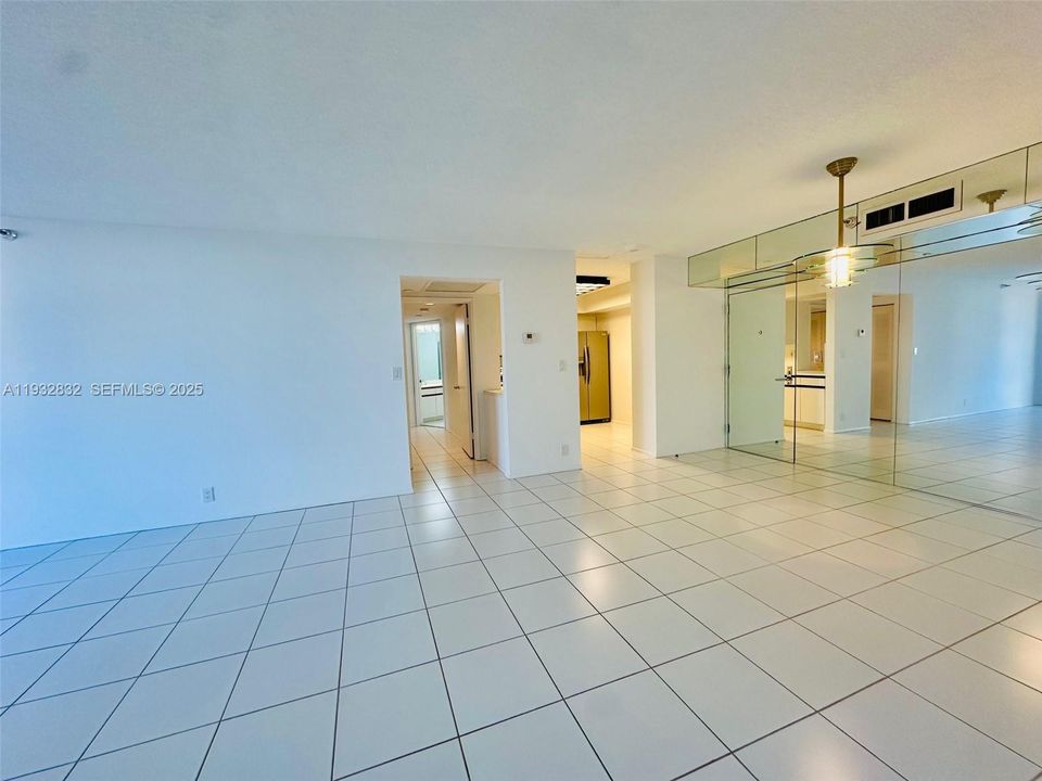 В аренду: $3,400 (2 спален, 2 ванн, 1181 Квадратных фут)