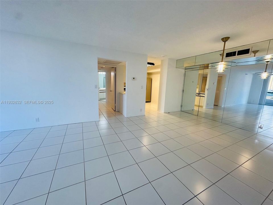 В аренду: $3,400 (2 спален, 2 ванн, 1181 Квадратных фут)