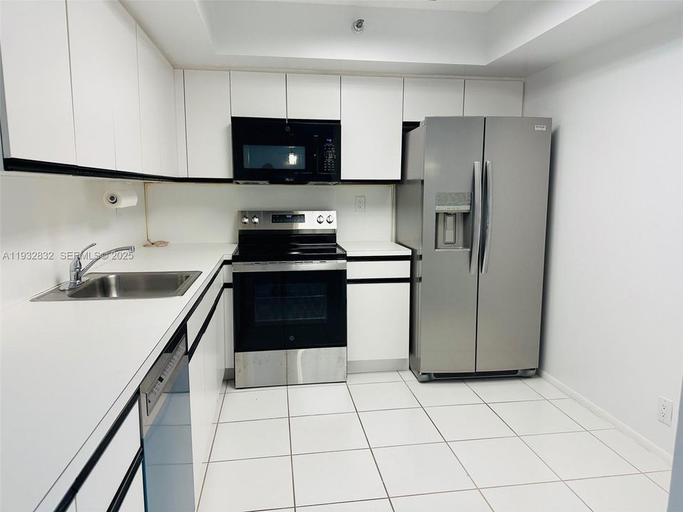 В аренду: $3,400 (2 спален, 2 ванн, 1181 Квадратных фут)