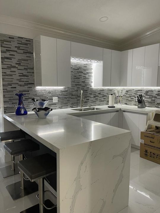 For Rent: $3,500 (4 beds, 2 baths, 1411 Square Feet)