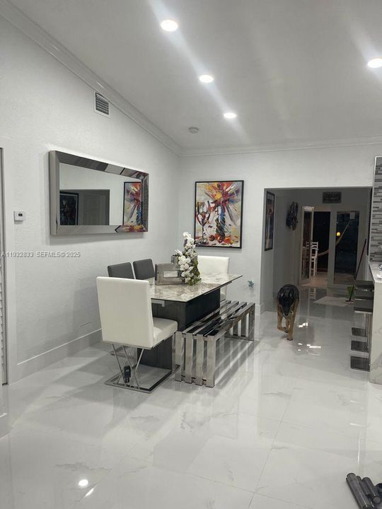 For Rent: $3,500 (4 beds, 2 baths, 1411 Square Feet)