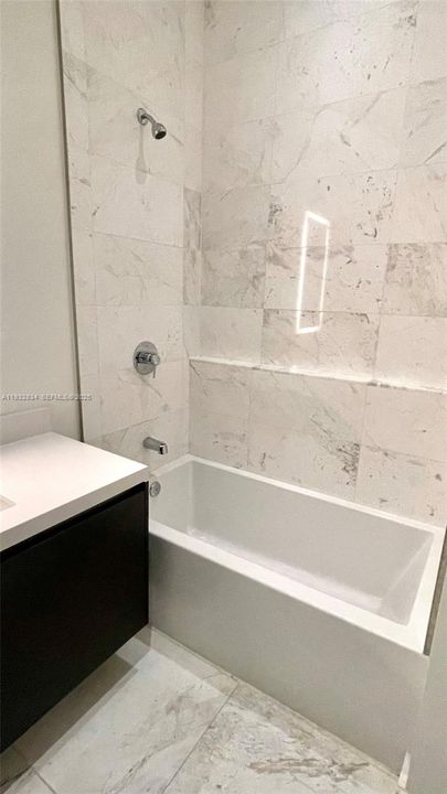 For Sale: $665,000 (2 beds, 2 baths, 1101 Square Feet)