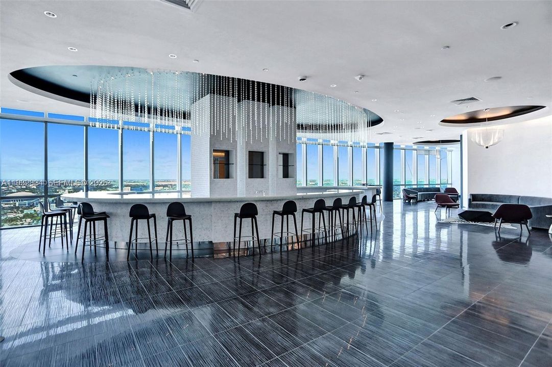 For Sale: $665,000 (2 beds, 2 baths, 1101 Square Feet)