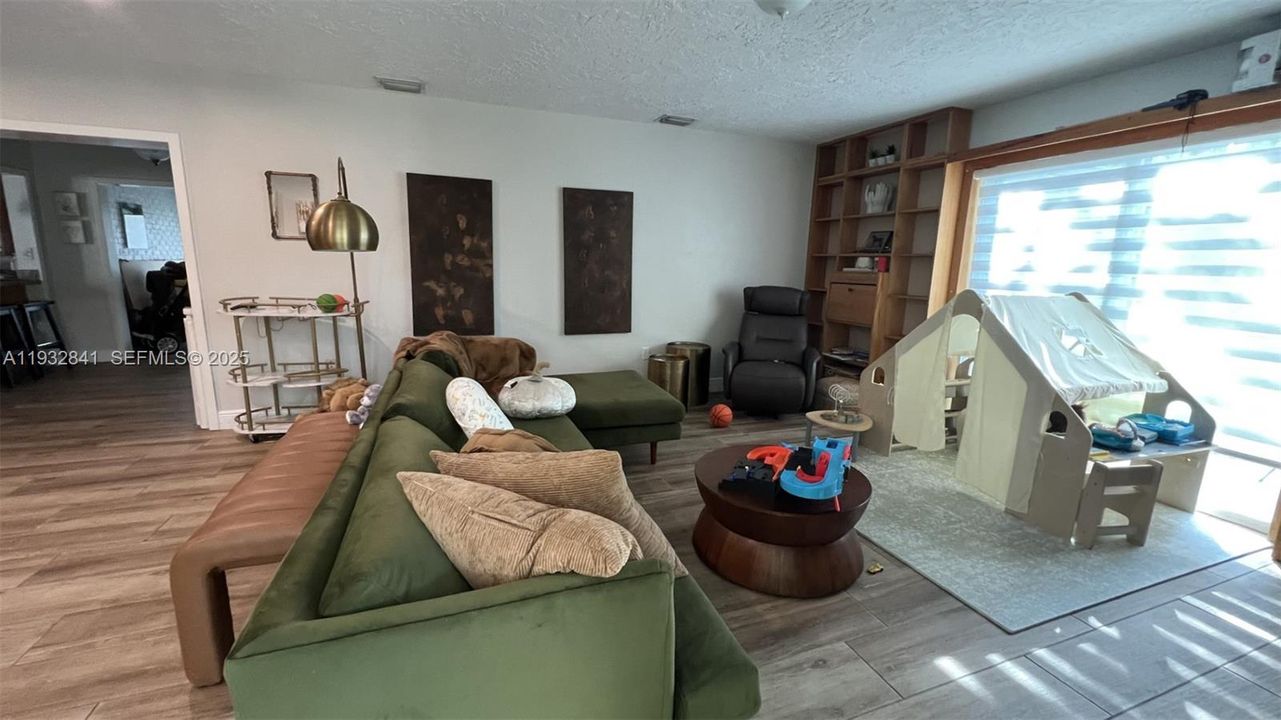 En Renta: $2,950 (2 camas, 1 baños, 1478 Pies cuadrados)