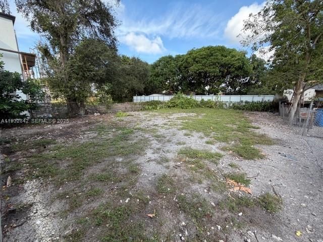 For Sale: $399,999 (3 beds, 2 baths, 1120 Square Feet)