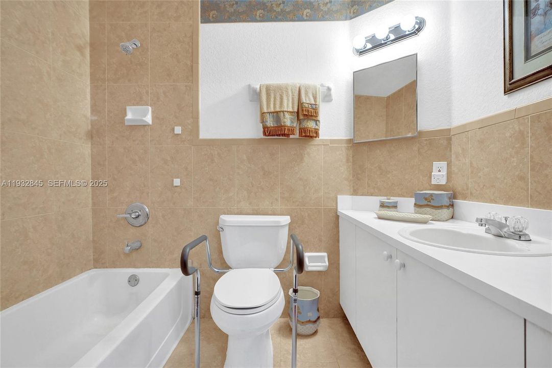 合同活跃: $485,000 (3 贝兹, 2 浴室, 1474 平方英尺)