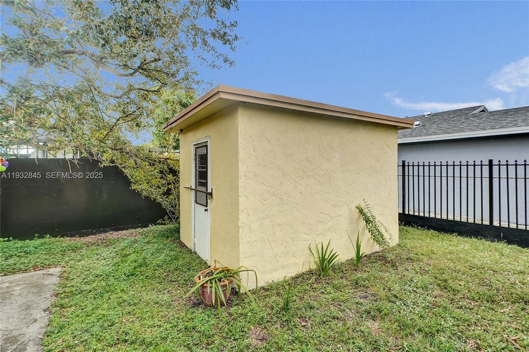 合同活跃: $485,000 (3 贝兹, 2 浴室, 1474 平方英尺)