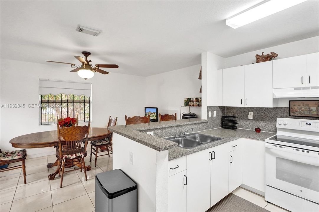 合同活跃: $485,000 (3 贝兹, 2 浴室, 1474 平方英尺)