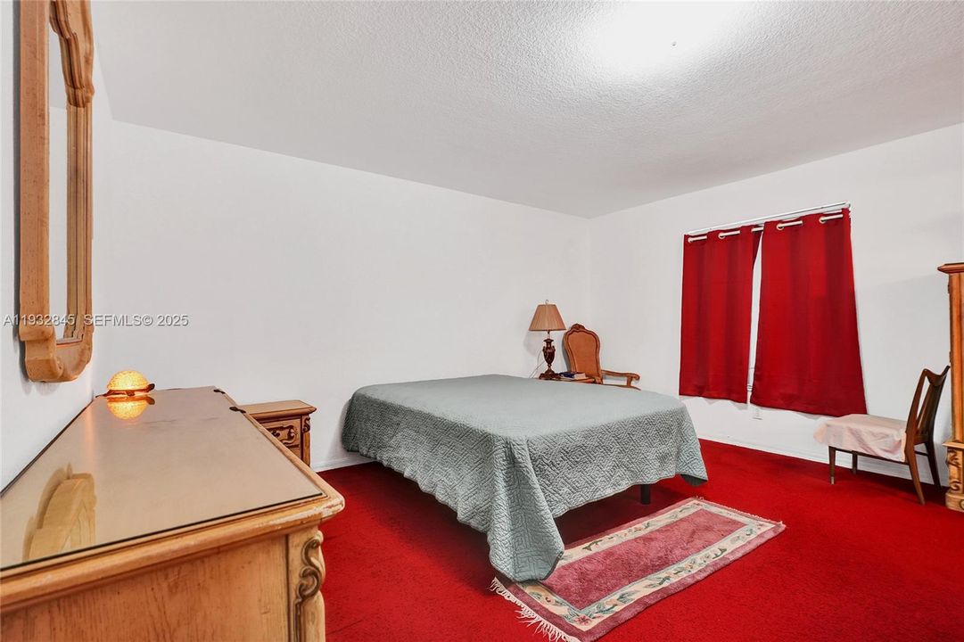 合同活跃: $485,000 (3 贝兹, 2 浴室, 1474 平方英尺)