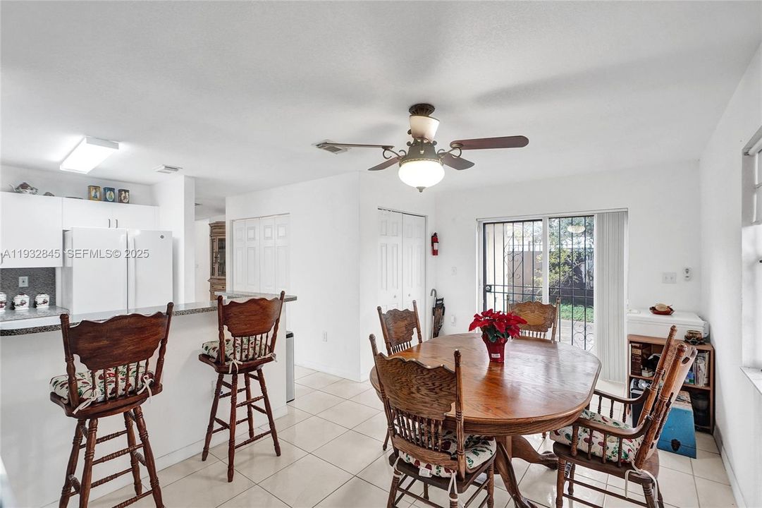 合同活跃: $485,000 (3 贝兹, 2 浴室, 1474 平方英尺)