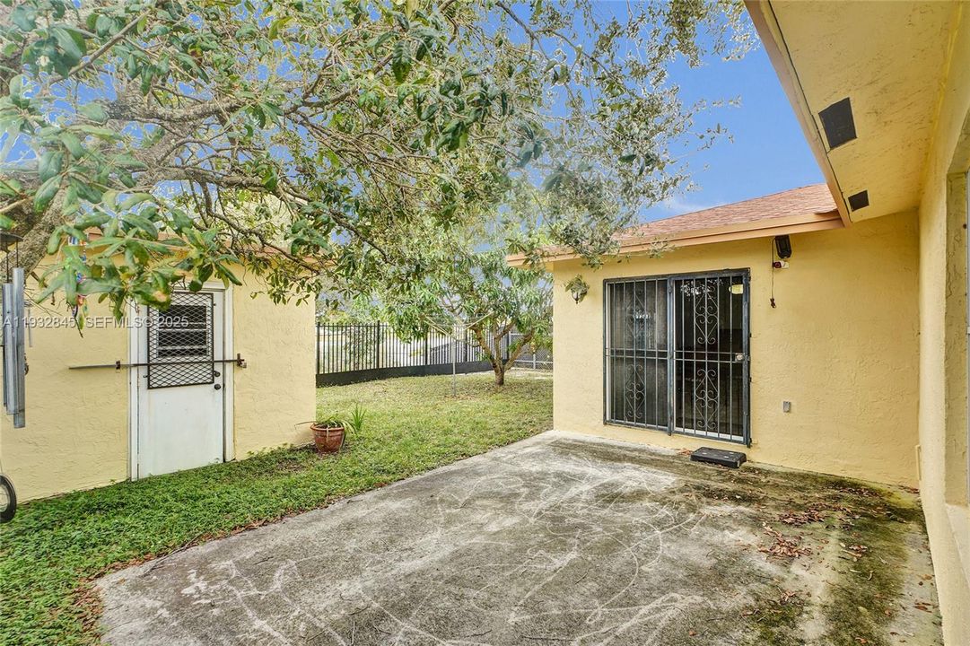 合同活跃: $485,000 (3 贝兹, 2 浴室, 1474 平方英尺)