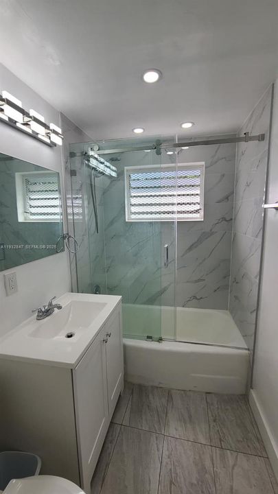 В аренду: $1,950 (0 спален, 1 ванн, 600 Квадратных фут)