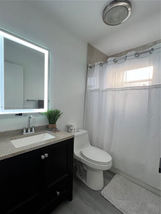 En Venta: $149,500 (2 camas, 2 baños, 907 Pies cuadrados)