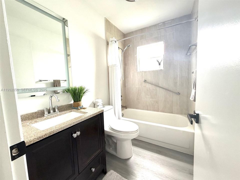 En Venta: $149,500 (2 camas, 2 baños, 907 Pies cuadrados)