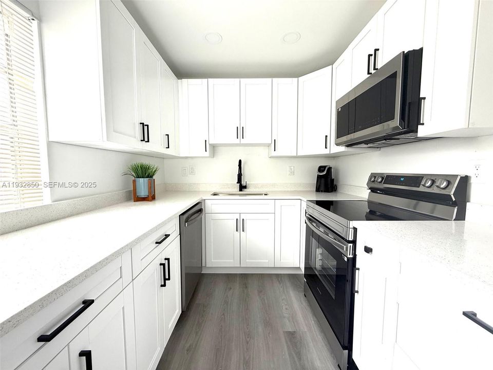 En Venta: $149,500 (2 camas, 2 baños, 907 Pies cuadrados)