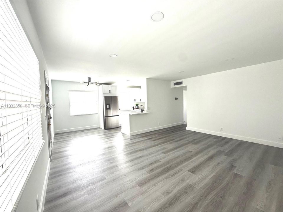 En Venta: $149,500 (2 camas, 2 baños, 907 Pies cuadrados)