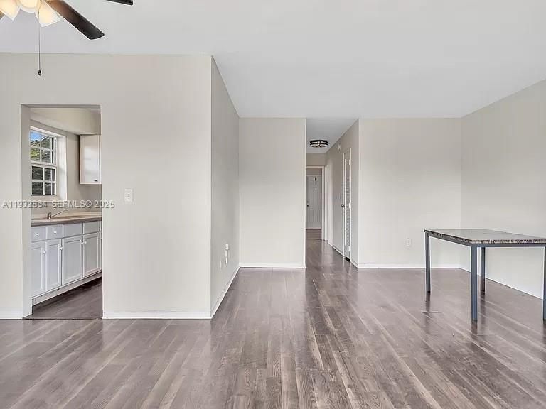 В аренду: $2,100 (2 спален, 1 ванн, 1030 Квадратных фут)