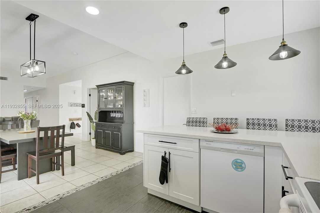 For Sale: $539,900 (4 beds, 2 baths, 1611 Square Feet)