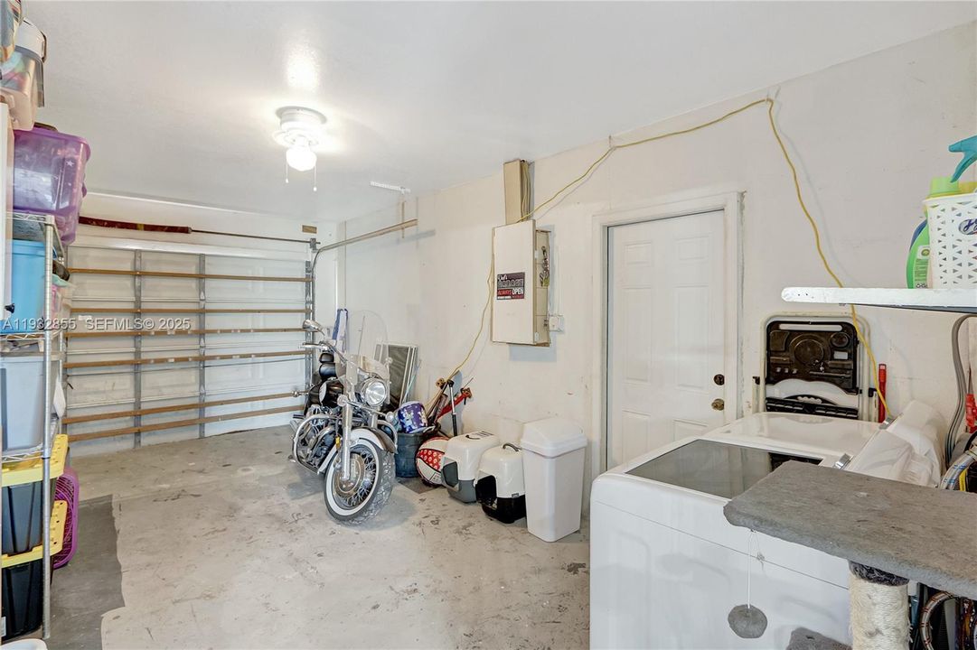 For Sale: $539,900 (4 beds, 2 baths, 1611 Square Feet)