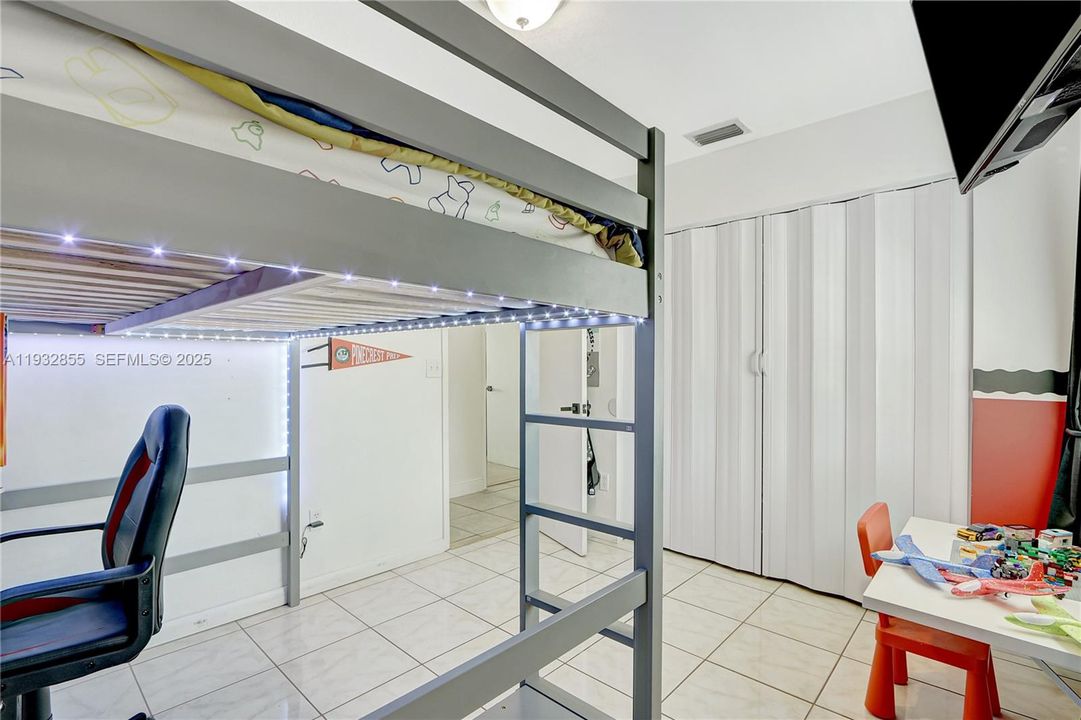 For Sale: $539,900 (4 beds, 2 baths, 1611 Square Feet)