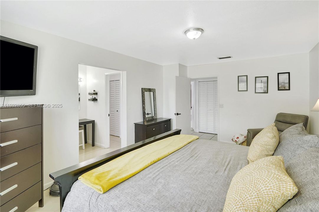 For Sale: $539,900 (4 beds, 2 baths, 1611 Square Feet)