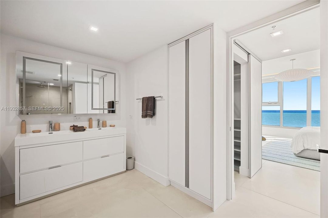 В аренду: $18,999 (2 спален, 2 ванн, 0 Квадратных фут)