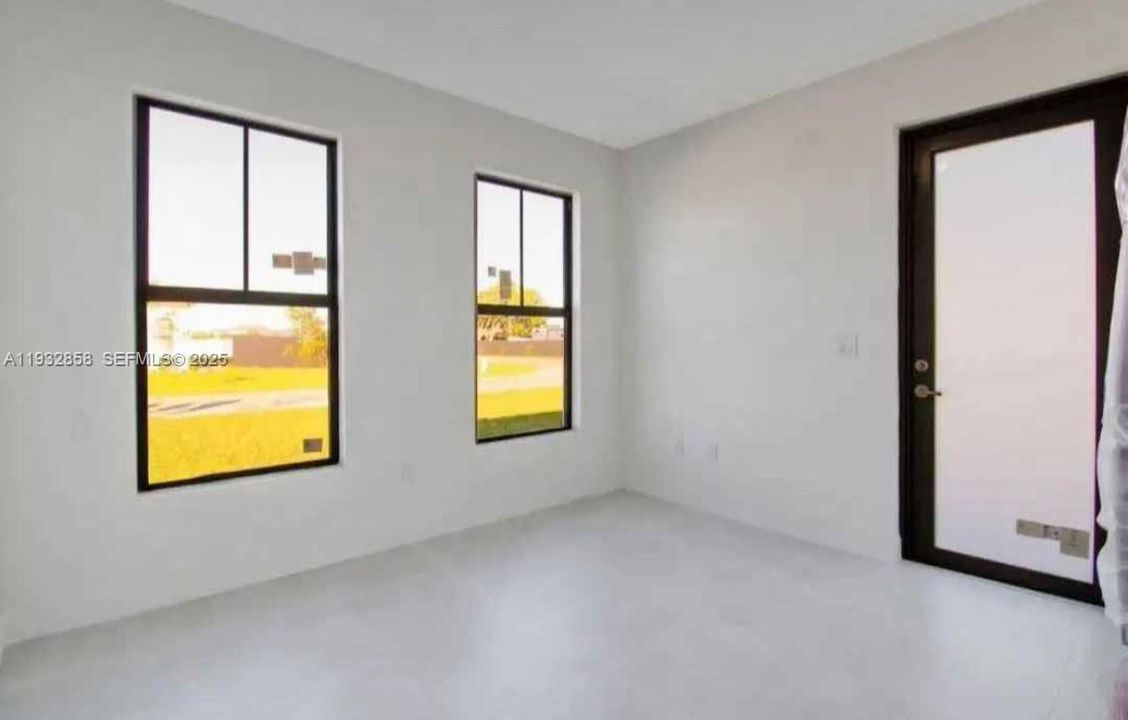 В аренду: $1,700 (1 спален, 1 ванн, 0 Квадратных фут)