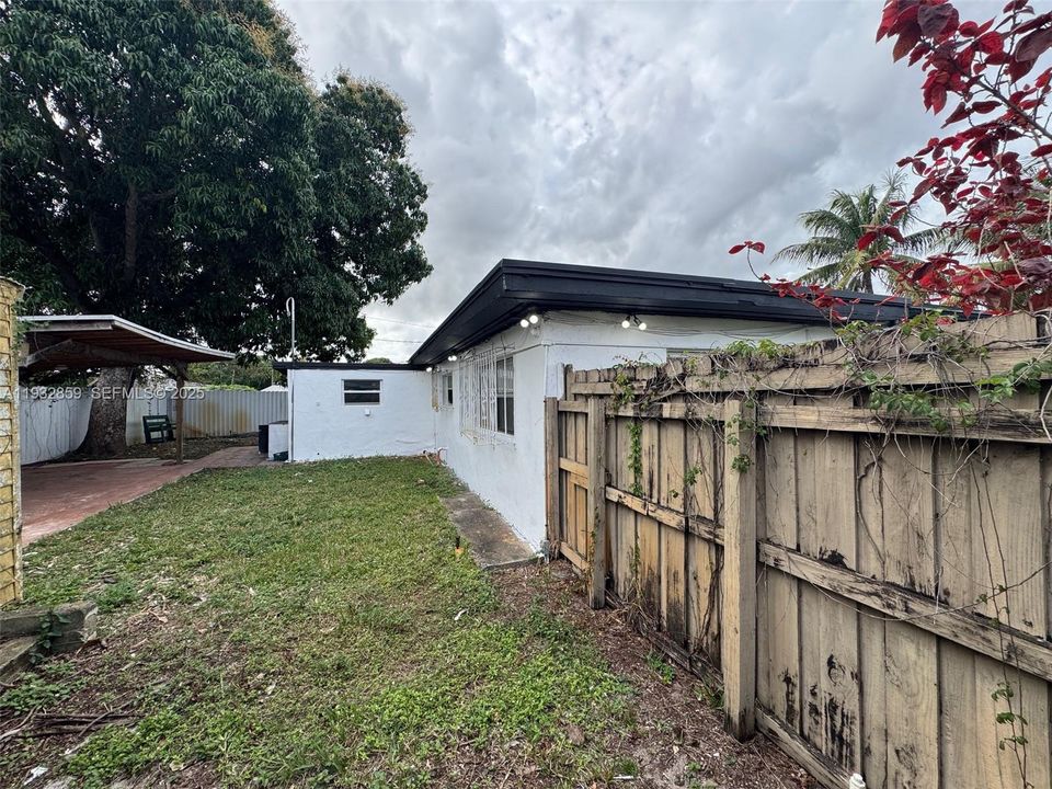 En Venta: $489,000 (5 camas, 2 baños, 1575 Pies cuadrados)