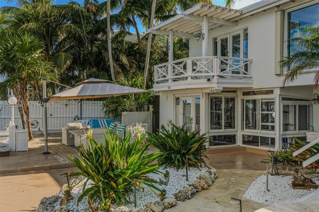 На продажу: $3,200,000 (3 спален, 4 ванн, 2608 Квадратных фут)