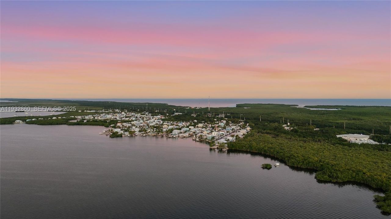 待售: $3,200,000 (3 贝兹, 4 浴室, 2608 平方英尺)