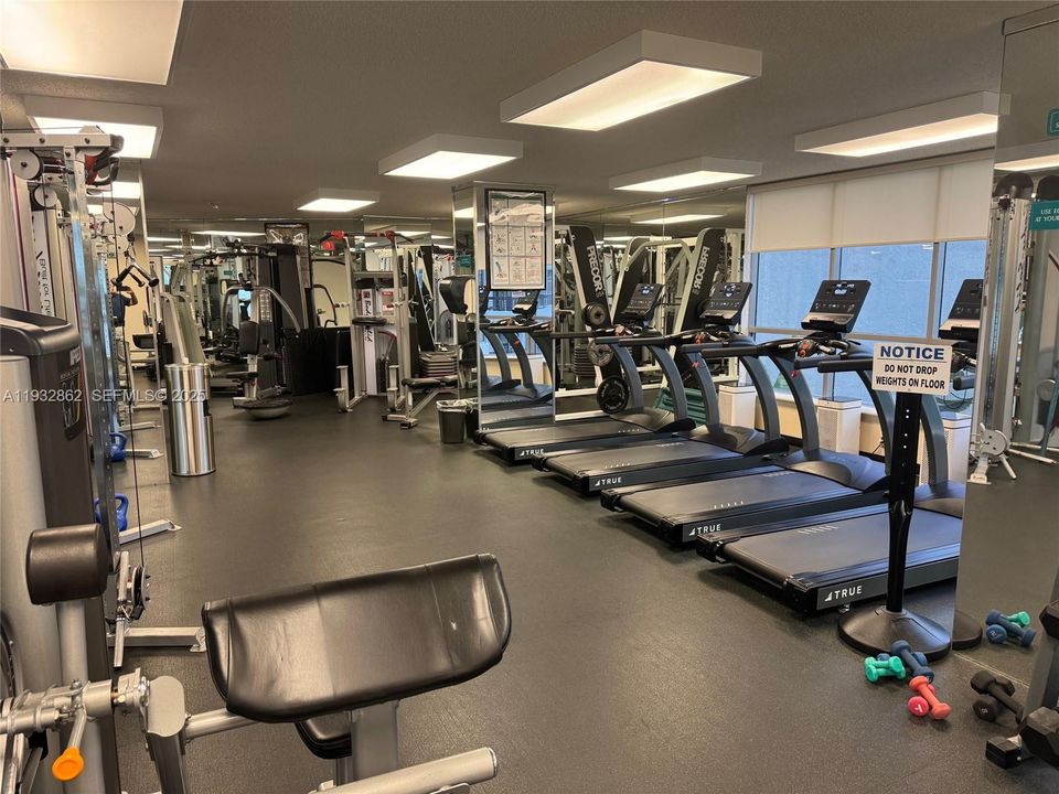 For Rent: $3,800 (2 beds, 2 baths, 1181 Square Feet)