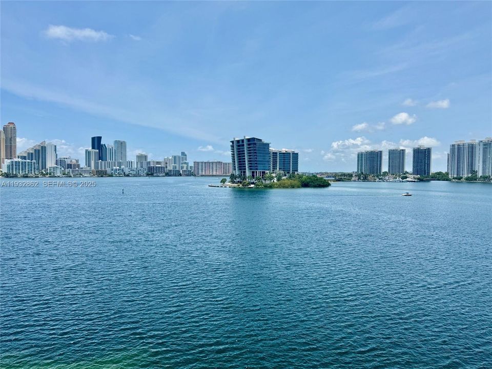 For Rent: $3,800 (2 beds, 2 baths, 1181 Square Feet)