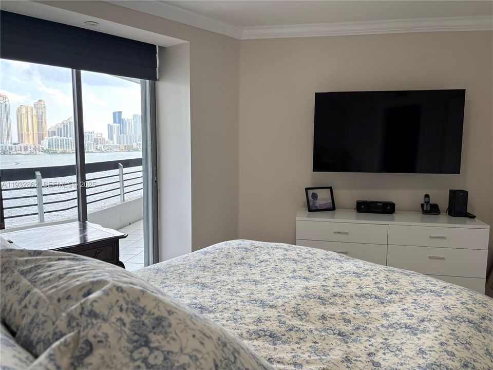 For Rent: $3,800 (2 beds, 2 baths, 1181 Square Feet)