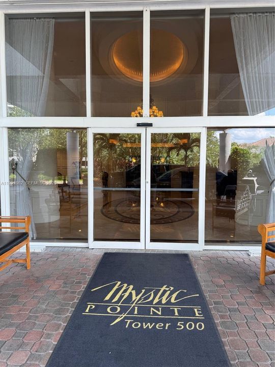 For Rent: $3,800 (2 beds, 2 baths, 1181 Square Feet)