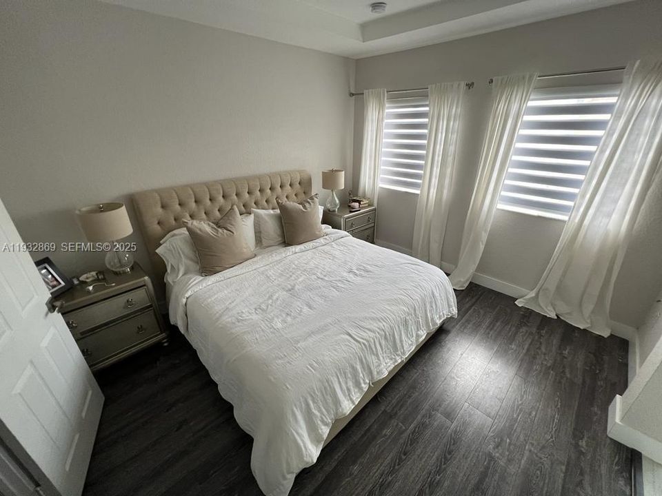 For Rent: $3,500 (3 beds, 3 baths, 1462 Square Feet)