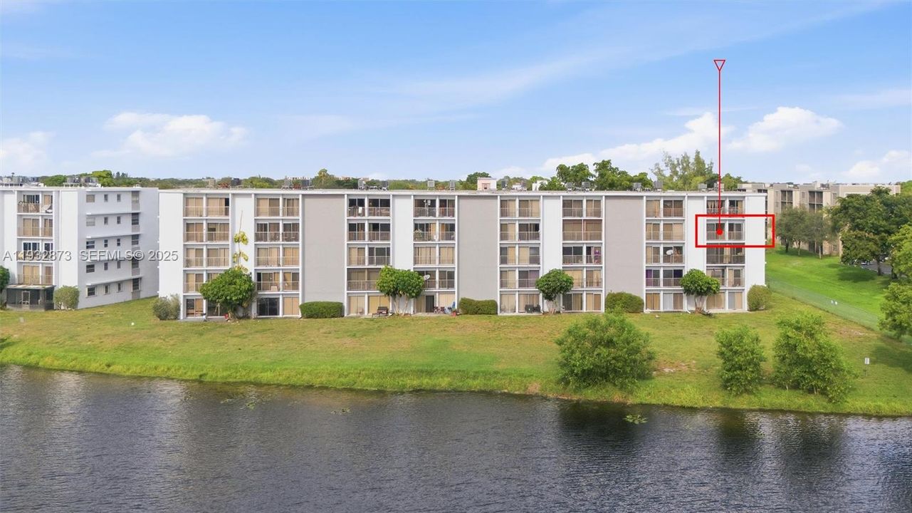 На продажу: $180,700 (2 спален, 2 ванн, 832 Квадратных фут)