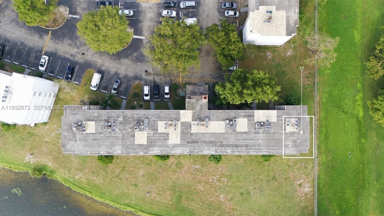 На продажу: $180,700 (2 спален, 2 ванн, 832 Квадратных фут)