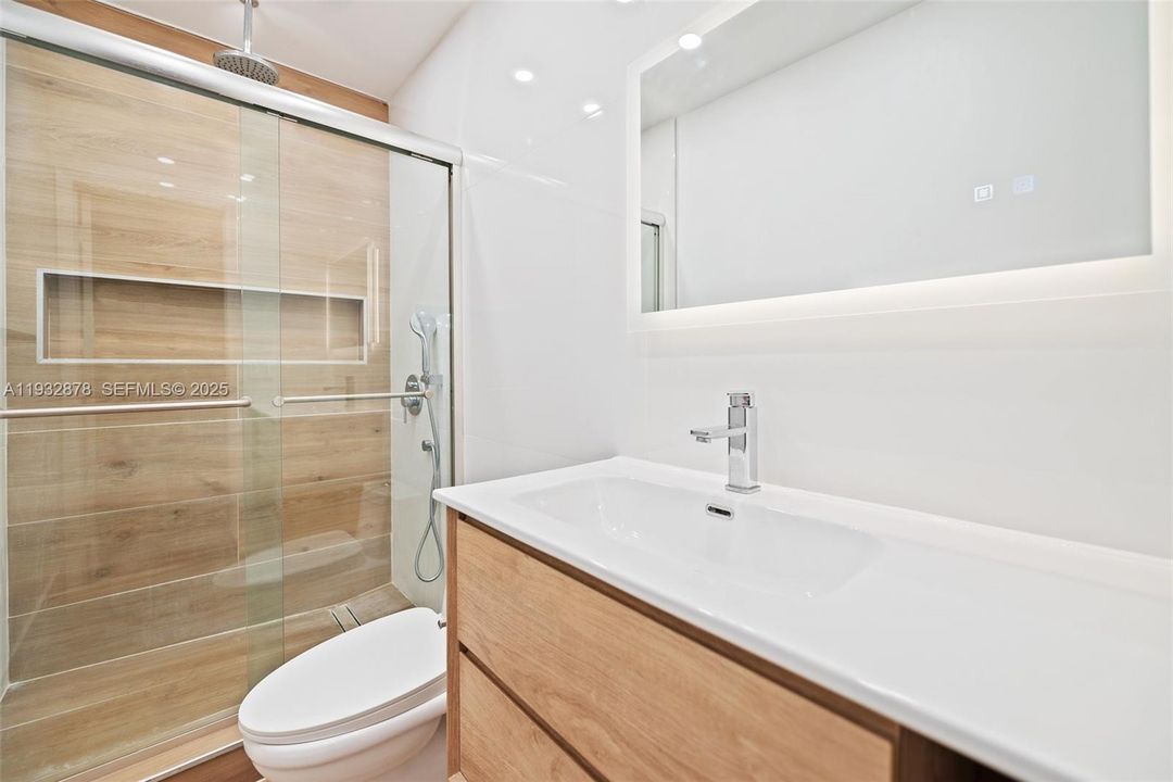 For Rent: $3,400 (3 beds, 2 baths, 1573 Square Feet)