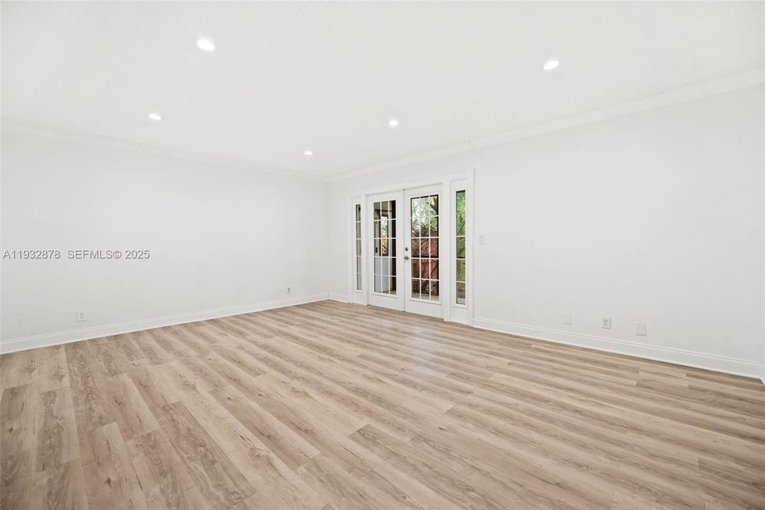 For Rent: $3,400 (3 beds, 2 baths, 1573 Square Feet)