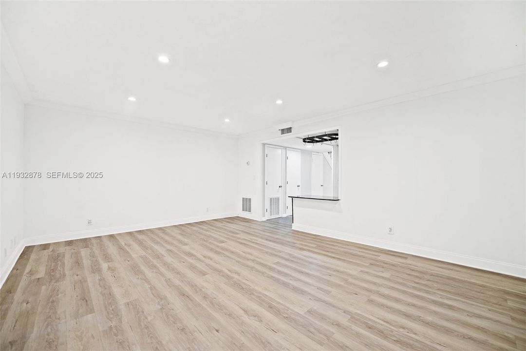 For Rent: $3,400 (3 beds, 2 baths, 1573 Square Feet)