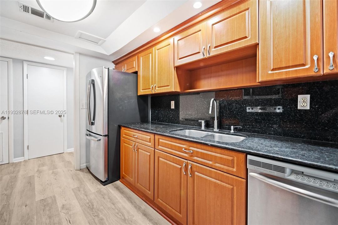 For Rent: $3,400 (3 beds, 2 baths, 1573 Square Feet)