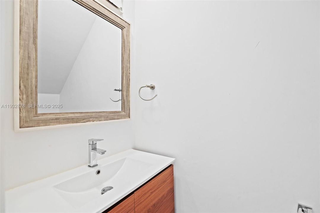 For Rent: $3,400 (3 beds, 2 baths, 1573 Square Feet)