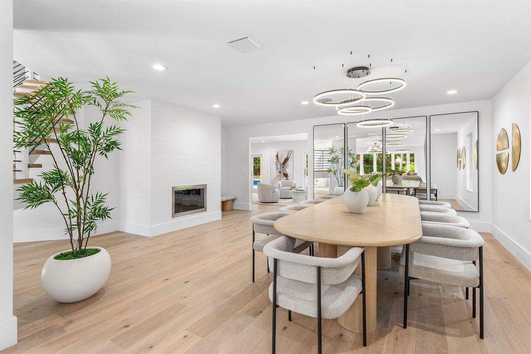 2570 Avenue Au Soleil
