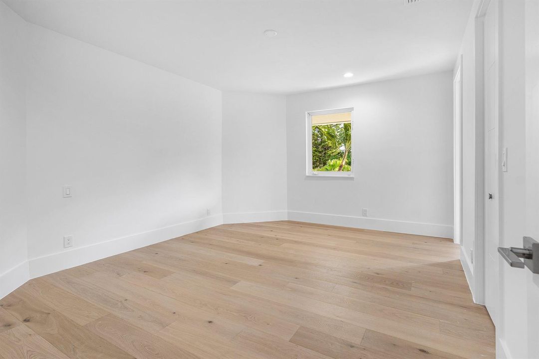 2570 Avenue Au Soleil