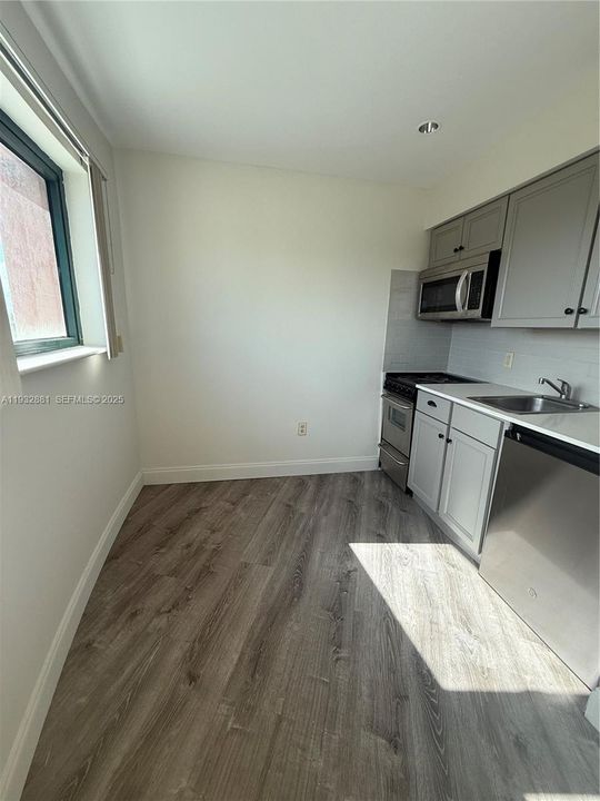 For Rent: $1,850 (0 beds, 1 baths, 600 Square Feet)