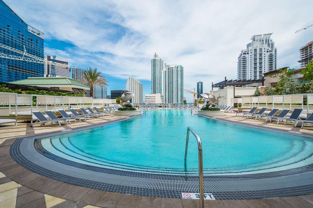 出租: $4,600 (2 贝兹, 2 浴室, 1384 平方英尺)