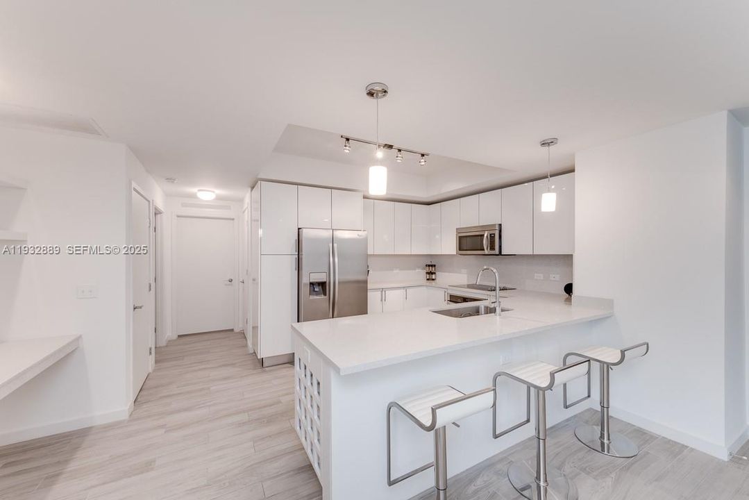 出租: $4,600 (2 贝兹, 2 浴室, 1384 平方英尺)